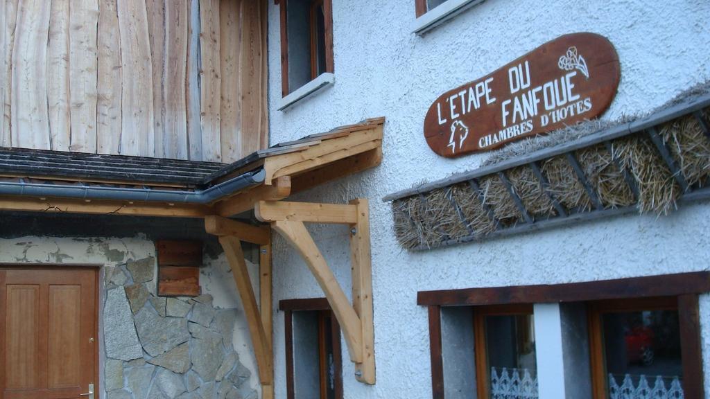 Etape De Fanfoue Hotel Chamrousse Exterior photo